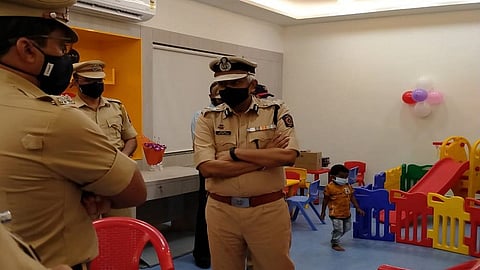 नवी मुंबई : आयुक्त संजय कुमार यांच्या हस्ते पाळणाघराचे उद्‌घाटन करण्यात आले.