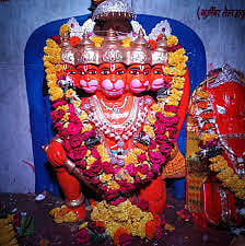 कोरोना'चे सावट...हनुमान भक्तांनी घरूनच केली पूजाअर्चा 