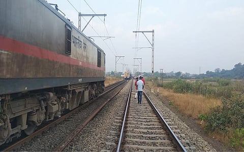 Daund Manmad railway route 40 sheep killed in Kopargaon taluka