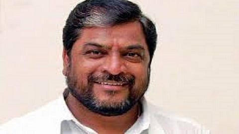 Former MP Raju Shetty decision Tomorrow stop milk agitation in kolhapur