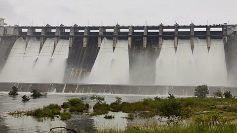 10 gates are opened of totaladoh dam in nagpur  