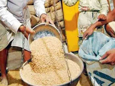 शिधापत्रिका नसलेल्यांना मिळणार मे-जूनचे एकाच वेळी धान्य 