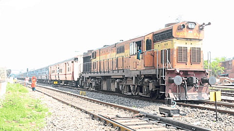 Booking of Koyna and Maharashtra Express from tomorrow