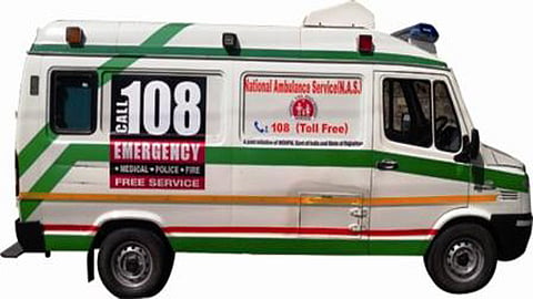 शासनाची रुग्णवाहिका ठरतेय जीवदायी ; आतापर्यंत 42 लाख रुग्णांना जीवदान