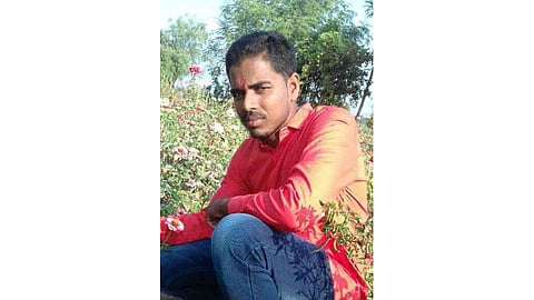 यंदा लग्न उरकायचं..दोन तीन लाख खर्च करायचं...या स्वप्नांचाच झाला चुराडा