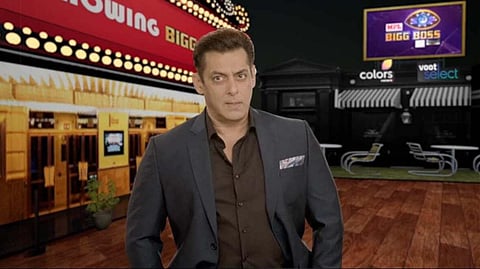 Hina Khan Bigg Boss 14 seson participant asked question to Salman Khan about Marriage Weekend  Episode 