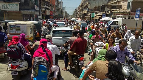 sangli crowds in the market