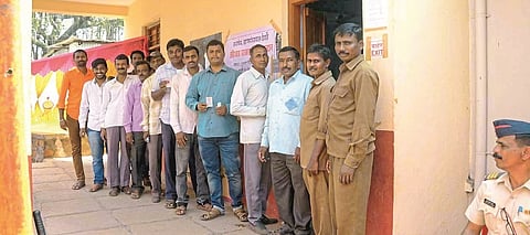 no confidence motion against second sarpanch in Sangali district