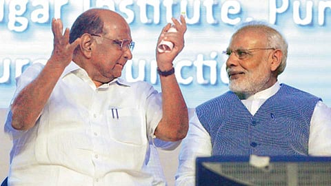 पवार-मोदी भेटीमुळे काँग्रेस बॅकफूटवर; 
नव्या समीकरणाची चर्चा