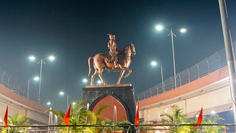पैसे दाखवा, काम करतो