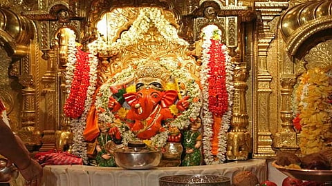 सिद्धिविनायक मंदिरात आता मोठे बदल, दुरुस्तीचं काम सुरु... 