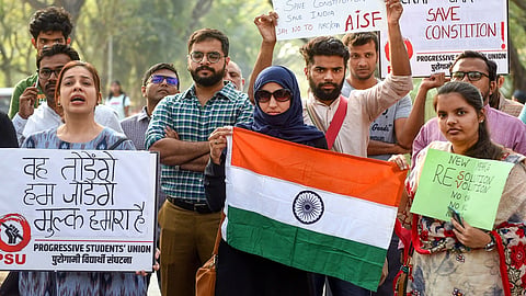 Maharashtra college university campus and political situation