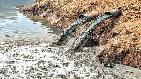 तारापूरातील प्रदुषणाला कारखानेच जबाबदार; हरित लवादापुढे 17 सप्टेंबरला सुनावणी 