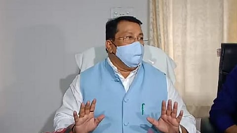 minister vijay wadettiwar reaction on passport issue in nagpur