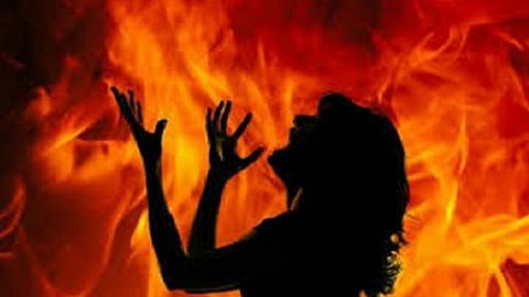woman-burnt 1.jpg
