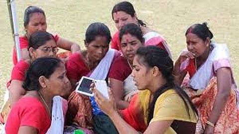 women akola.jpg