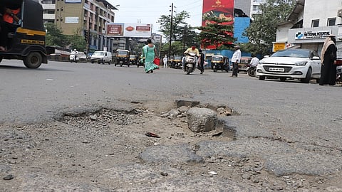 कोरोनामुळे आर्थिक ताण, तरीही रस्ते दुरुस्तीसाठी प्रयत्न योग्य; केडीएमसीचा खुलासा 