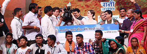 ३७६ लोकसंख्येचं काकडदरा कसं झालं पाणीदार?