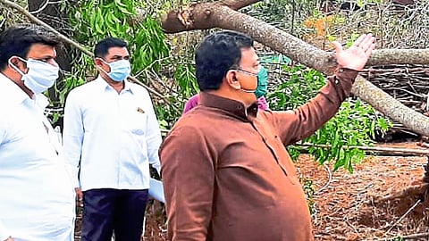 MLA Bhaskar Jadhav Angry On Officers Ratnagiri Marathi News
