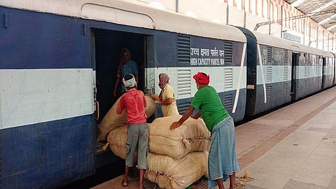 भिवंडी रेल्वेस्थानकातून सर्वाधिक पार्सल वाहतूक; 17 फेऱ्यांमधून 2,676 टन माल रवाना
