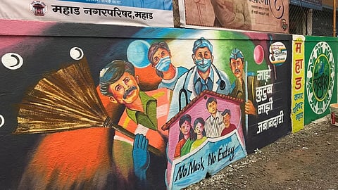 महाडमधील भिंती बोलक्‍या! भित्तीचित्रांमुळे शहराच्या सौंदर्यात भर