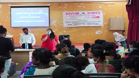 उल्हासनगरातील किन्नर मुख्य प्रवाहात! शिक्षणासाठी शैक्षणिक व सामाजिक संस्थांचा पुढाकार 