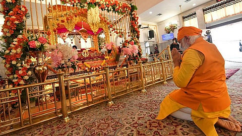 शेतकरी आंदोलकांच्या लढाईचा अंत काय? शिवसेनेचा नरेंद्र मोदींना खणखणीत सवाल