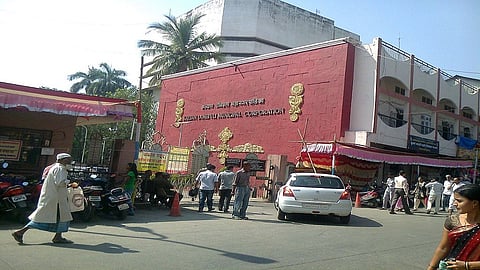 कल्याण-डोंबिवलीत माणुसकीची भिंत; गरजूंसाठी महापालिकेचा हेल्पिंग हॅण्ड 