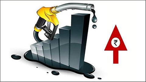Petrol price hikes | इंधन दरवाढीमुळे सामान्यांचे आर्थिक गणित बिघडले