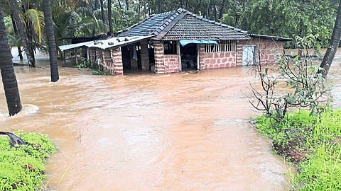Heavy Rains In Malvan Taluka Flood Situation Sindhudurg Marathi News 