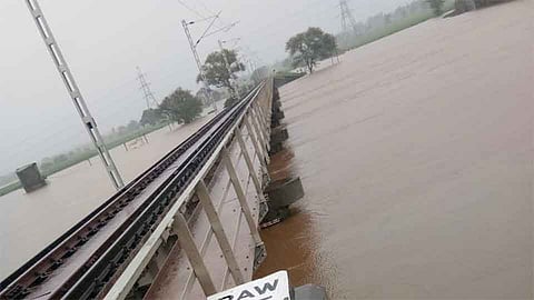 मिरज - कोल्हापूर दरम्यान रेल्वेसेवा बंद