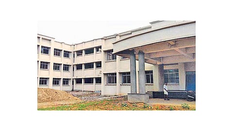 Kudal Woman Hospital Work Pending Sindhudurg Marathi News