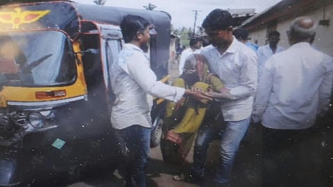 Villagers helping for elder voters