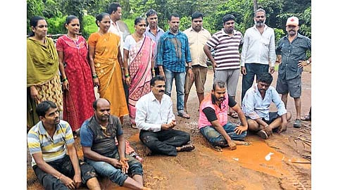 चिखल आंघोळीने कळणेत आत्मक्‍लेश 