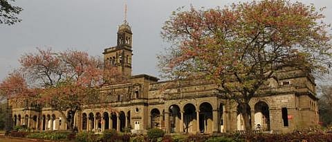 चित्रीकरणावरून अधिसभेत गोंधळ 