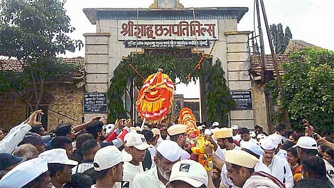 कष्टकऱ्यांच्या दारात करवीर निवासिनी अंबाबाई पालखी दर्शनाची प्रथा कायम 