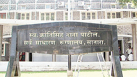 सातारा जिल्हा रुग्णालयातील "बाजार' उघड 