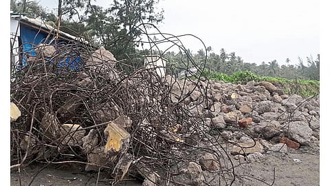 Three Sea View Galleries Removed In Guhagar Ratnagiri Marathi News