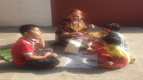 काळजाला भिडतेय स्मशानातील 'माया' 