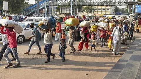मजुरांसाठी अखेर सरकार धावले