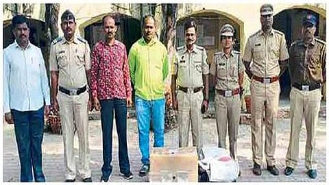 A woman arrested  with 16 kg of ganja in Jalna