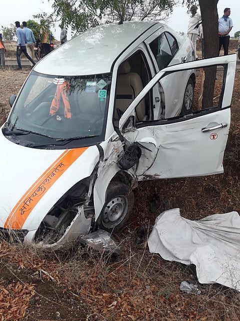 One killed in a car accident in Mangalvedha taluka