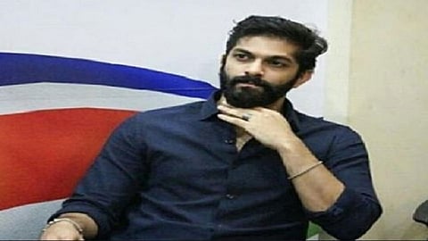 Amit Thackeray.jpg
