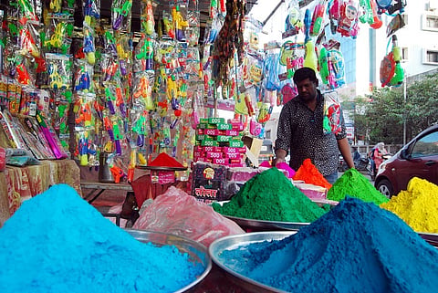 holi