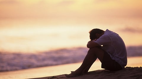 गर्दीत 'एकाकी' पडलेल्यांशी 'बोलतं' होऊ या... 