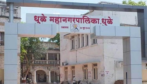 ‘वजन’ कमी भरले म्हणून ‘ट्री-गार्ड’ उचले; धुळे मनपातील घोळ   