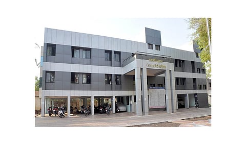 Should The Committee Sit At The School Door? Kolhapur Marathi News