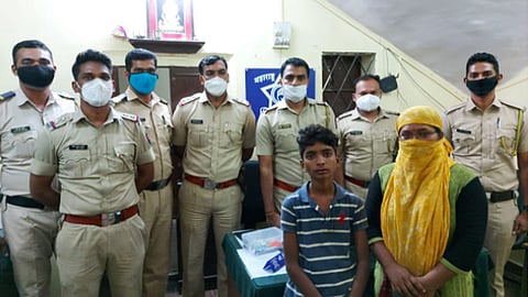 कोथरुड - पोलिसांनी केलेल्या प्रयत्नामुळे रागावून गेलेला मुलगा परत मिळाल्याचे समाधान आईला मिळाले. 