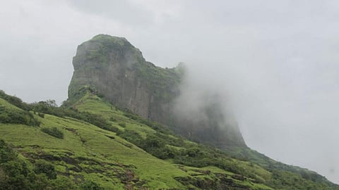 किल्ले भ्रमंती - हरिहर किल्ला 
