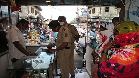 साताऱ्यात शाहूपुरी पोलिसांची 14 दुकानांवर कारवाई